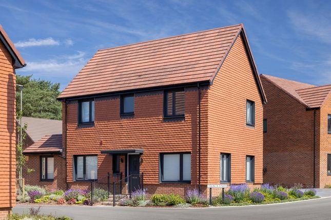 4-bed detached on Tram Avenue, Deepcut, Gu16 6Ws, £665,000