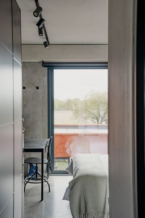 278354 - _A744452-Hdr.Jpg
