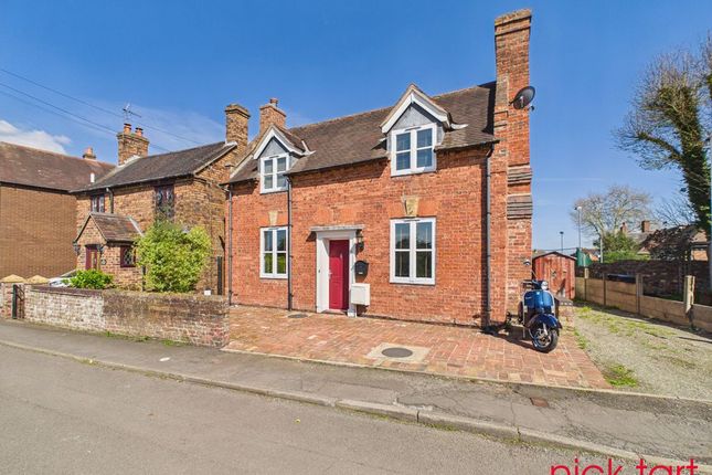 3-bed house on 51, King Street, Broseley, £1,250/mo
