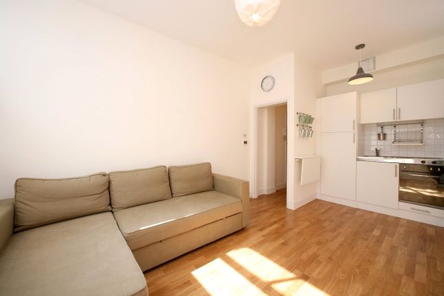 Flat to rent in Judd Street, Bloomsburychat, London