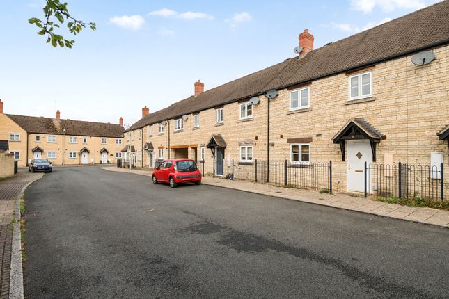 8, Pine Rise, Oxfordshire photo 2