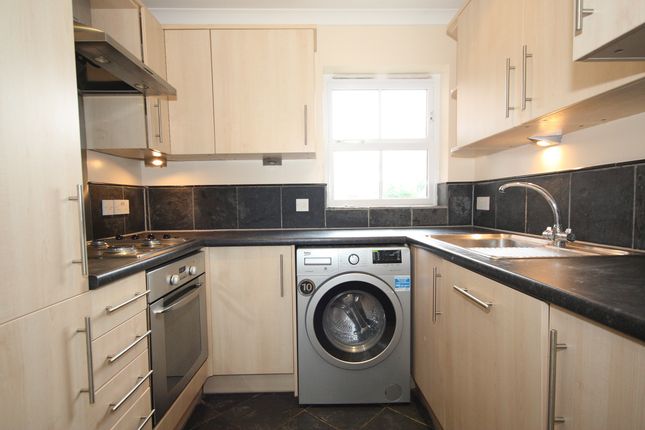 Flat for sale in Claremont Avenue, Woking