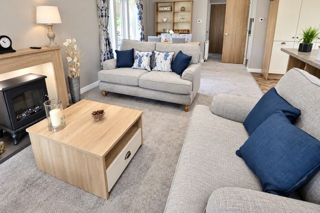 Broadland Sands Holiday Park, Corton photo 5