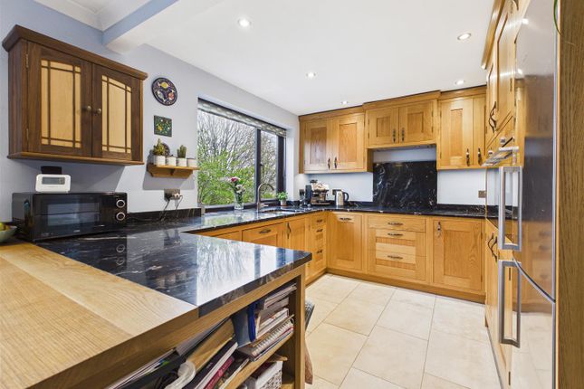 23, Burns Drive, Dronfield photo 2