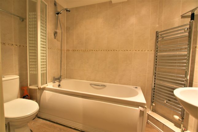 4, Whitehart House, Colnbrook photo 5