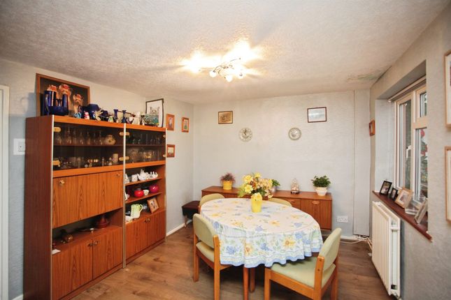 35, Elizabeth Way, Rugby photo 4