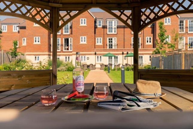 Thumbnail Property for sale in London Road, Knebworth
