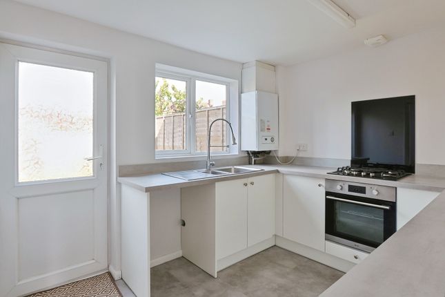 4, Twyford Close, Bournemouth photo 4