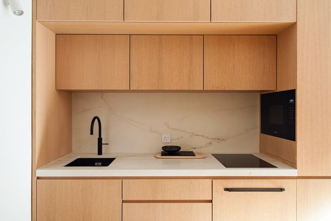 Flat 4, Rossetti House, Erasmus Street, London photo 4