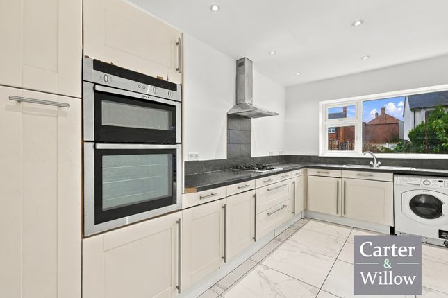 Charlton Crescent, Barking photo 3