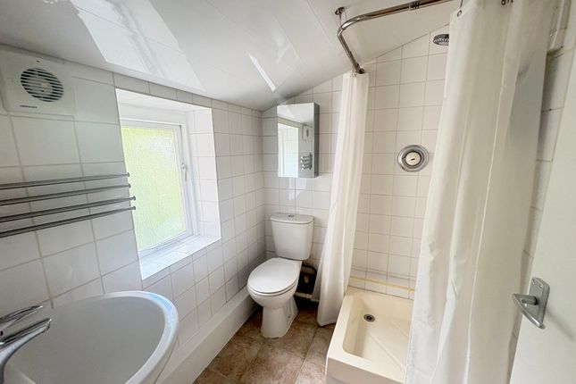 Flat 4 3, Godstone Road, Kenley photo 5