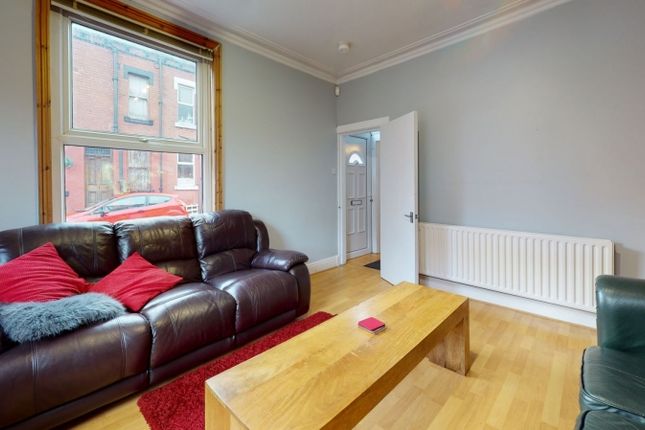 Terraced house to rent in Beamsley Place, Hyde Park, Leeds