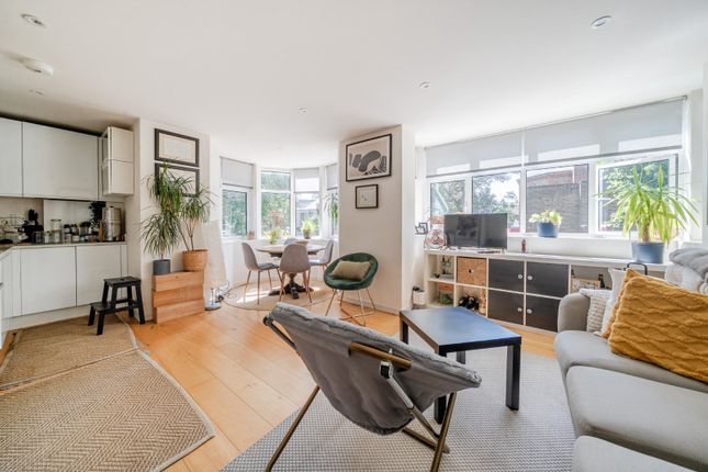 Flat 4, 172, Southfield Road, London photo 4