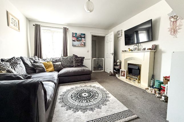 91 Hob Close, Bathpool, Somerset photo 3