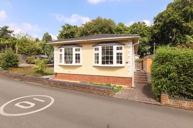 31 Beech Park, Chesham Road, Wigginton photo 4