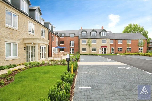 Flat for sale in Halse Road, Brackley, Northamptonshire