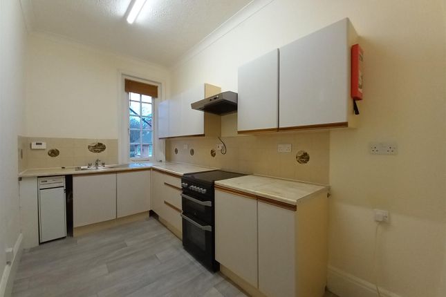 Flat 5, Rimpton Court, 10 Reading Street, Broadstairs photo 3