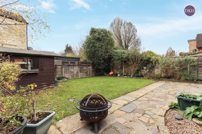 35, Alexandra Road, Watford photo 4