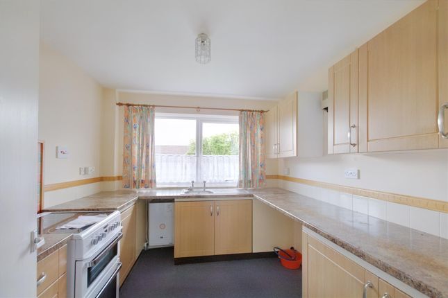 Flat for sale in The Cedars, Nottingham