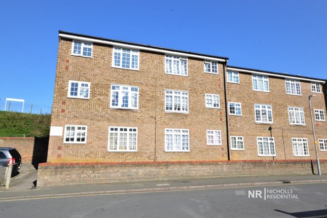 Flat to rent in Sopwith Avenue, Chessington, Surrey.