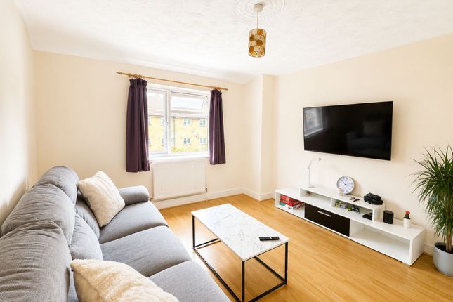 12 Mendip Grove, Peterborough photo 3