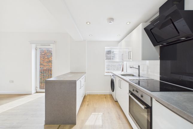 Flat 5, 14 Pauls Row, High Wycombe photo 3