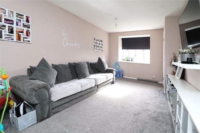 67, Fenwick Close, Surrey photo 2