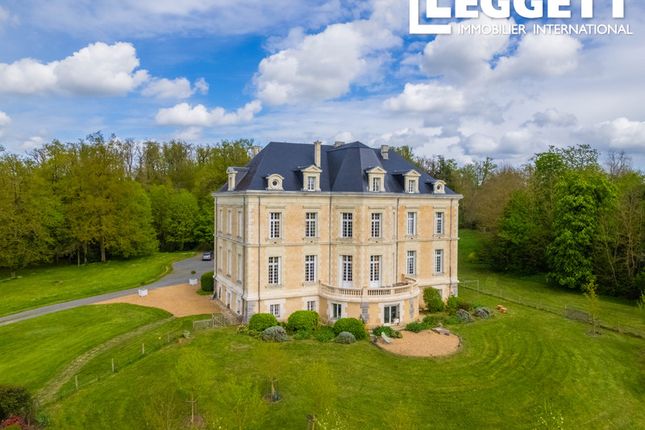 Ch&acirc;teau for sale in Les Hauts-D'anjou, Maine-Et-Loire, Pays De La Loire