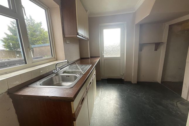 118, Teglan Park, Ammanford photo 3