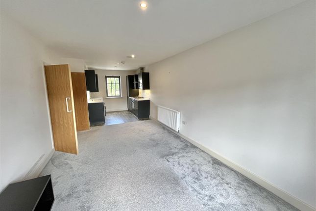 9, Samuel Wood Close, Glossop photo 4