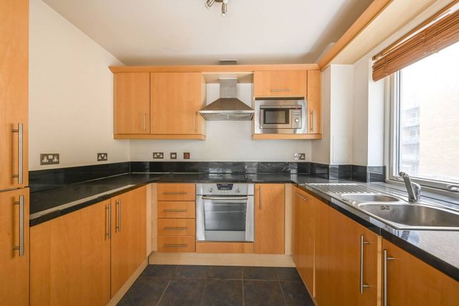 Thumbnail Flat to rent in Constable House, Canary Wharf, London