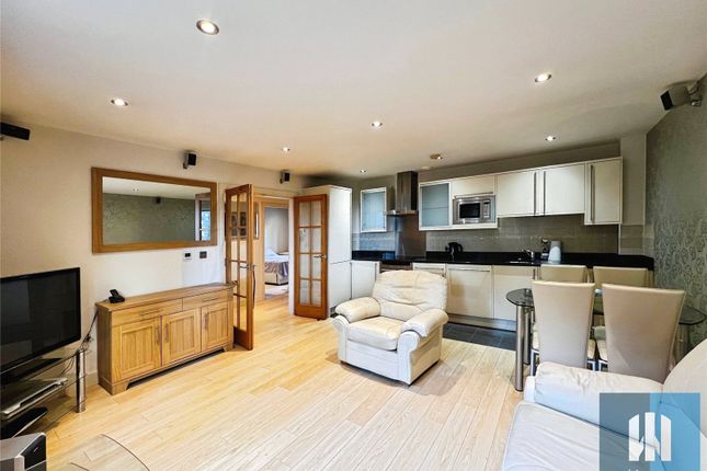3, Lime Tree Court, Huddersfield photo 2