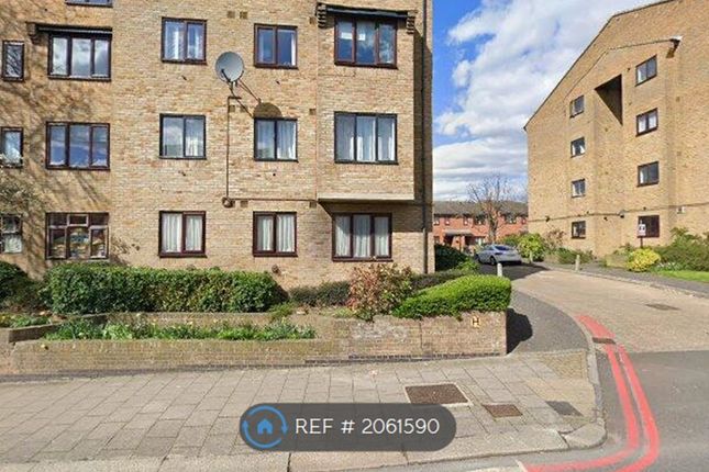 Thumbnail Flat to rent in Campbell Close, London
