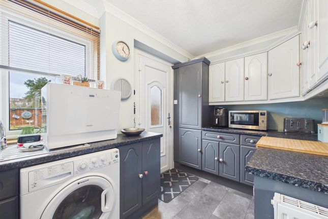 14, Davidson Crescent, Blairgowrie photo 4