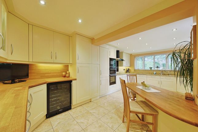 Woodside, Jenny Brough Lane, Hessle photo 4
