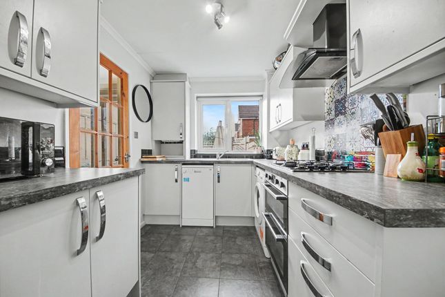 5 Heyes Drive, Southampton photo 4