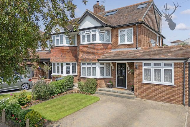 3-bed house on 18 Elizabeth Drive, Epping, £975,000