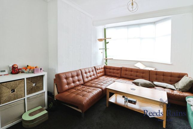 34, Crownhill Road, Woodford Green photo 2