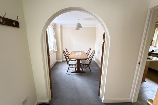 11, Chawton Crescent, Milton Keynes photo 4