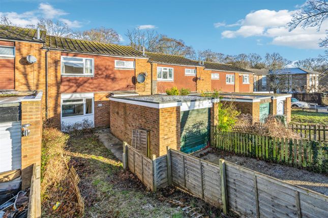 Terraced house to rent in Oakwood, Flackwell Heath, High Wycombe