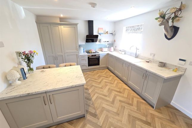 6, Rufford Close, Newark photo 2
