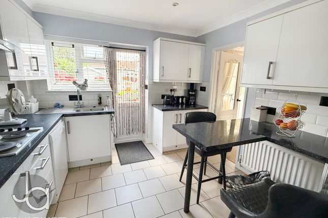 33, Oak Road, Colchester photo 2