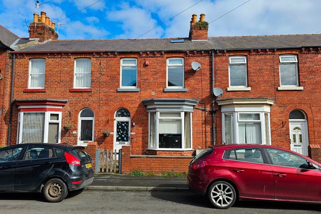 Thumbnail Terraced house for sale in Rosebery Avenue, Scarborough