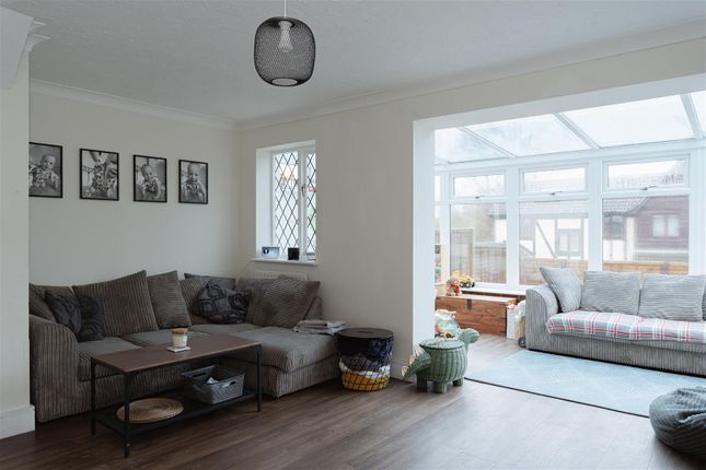 21, Oak End, Dorking photo 3