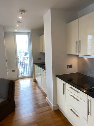 28, Cardiff photo 4