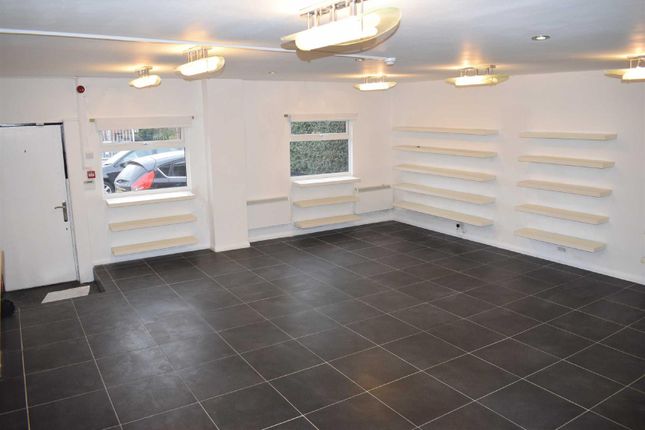 Light industrial to let in Chigwell Lane, Loughton