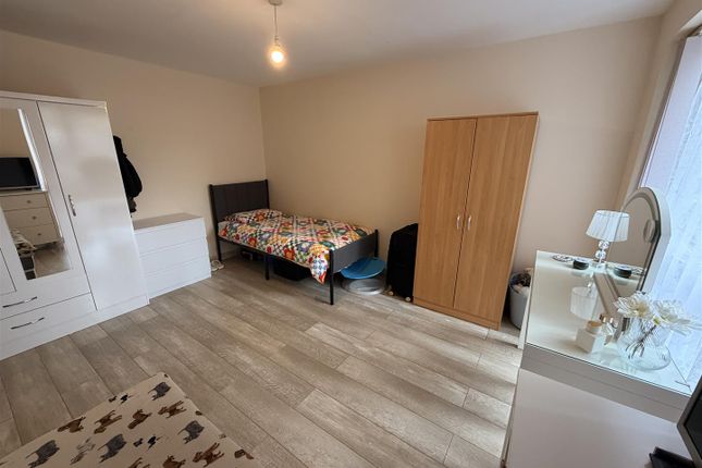 Flat 1, Lousada Lodge, Avenue Road, London photo 3
