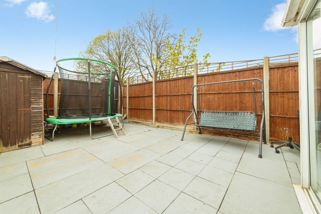 370, Ripon Road, STEVENAGE photo 2