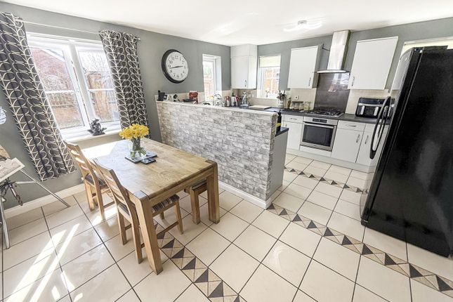 21, Weston Road, Morda photo 3