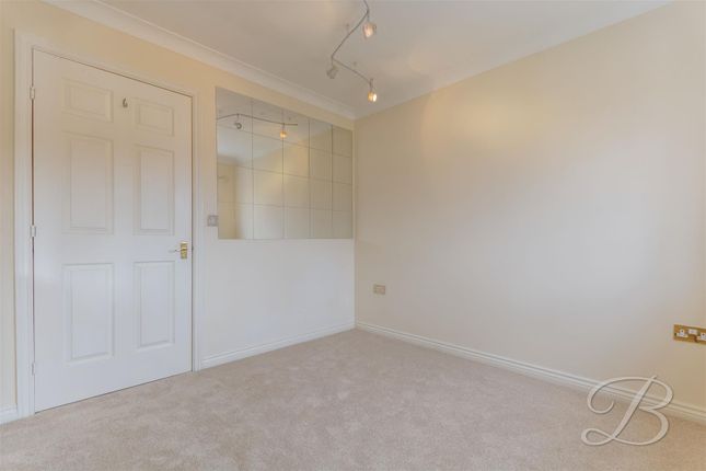 Flat for sale in Sapphire Street, Mansfield